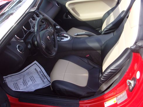 Used 2009 Pontiac Solstice image 18