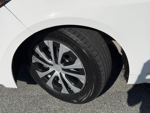 Used 2021 Toyota Corolla LE Hybrid Sedan FWD image 21