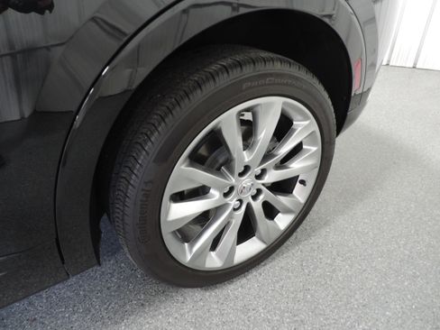 Used 2023 Buick Envision Avenir image 16