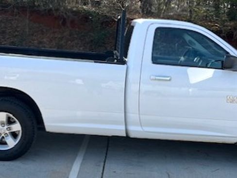 Used 2017 RAM 1500 SLT image 14