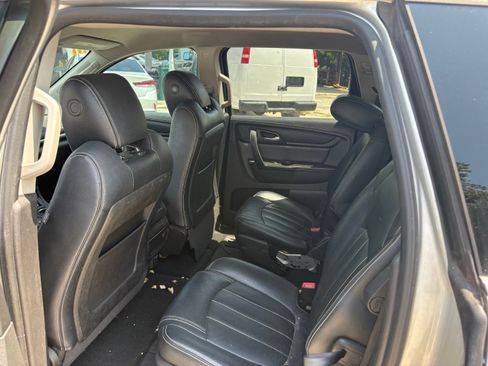 Used 2016 Chevrolet Traverse FWD LT w/ 2LT image 7