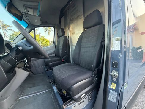 Used 2018 Mercedes-Benz Sprinter 2500 image 15