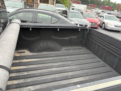 Used 2004 Nissan Titan 4x4 Crew Cab image 13