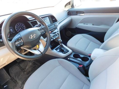 Used 2020 Hyundai Elantra SEL image 11