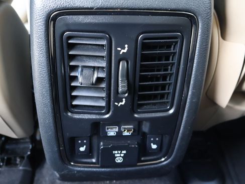 Used 2018 Dodge Durango GT image 18