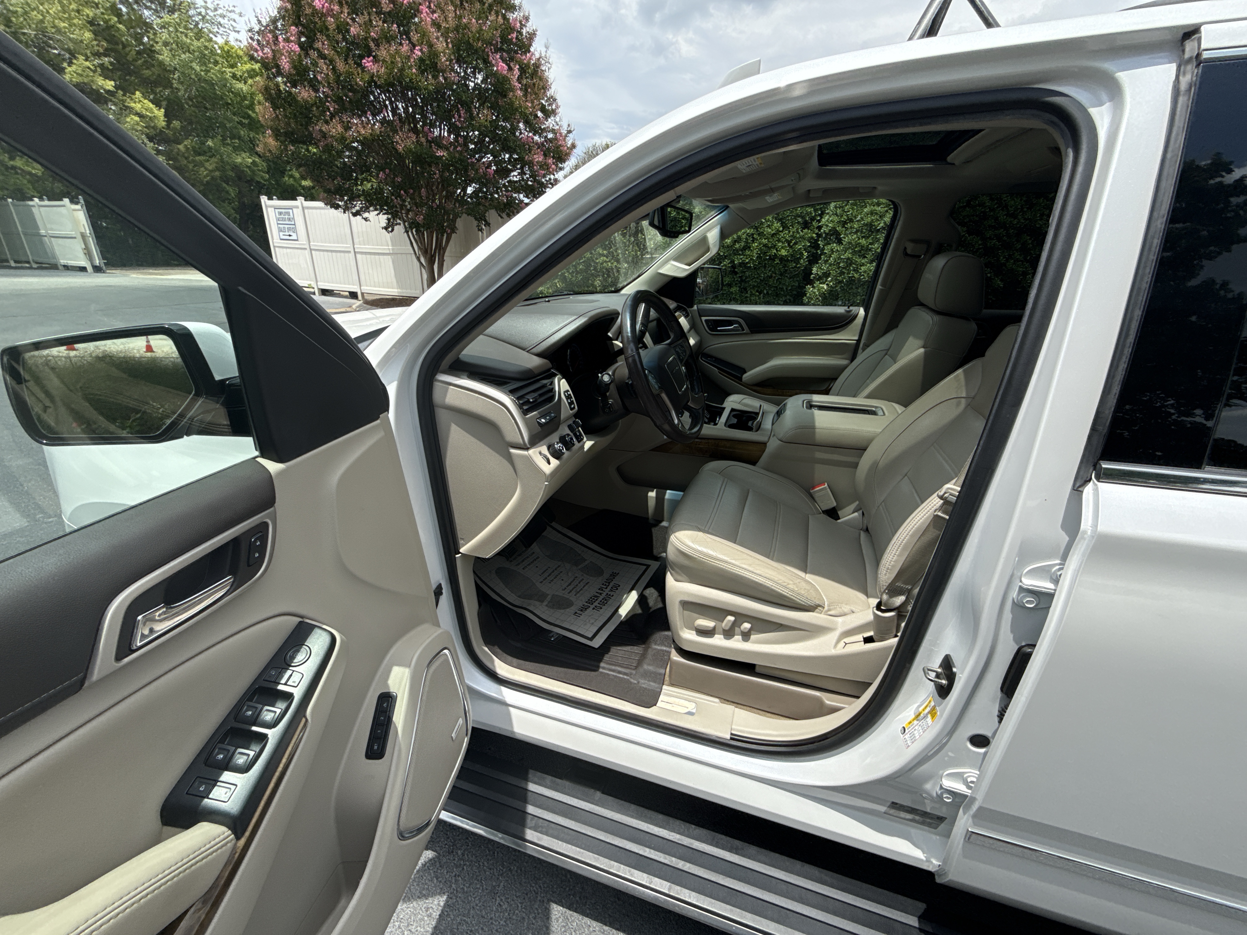 Used 2017 GMC Yukon XL 4WD Denali image 7