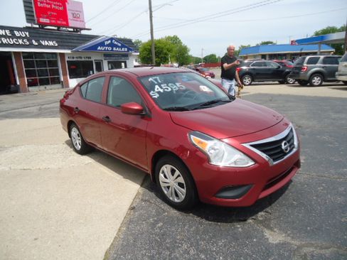 Used 2017 Nissan Versa S Plus FWD image 16