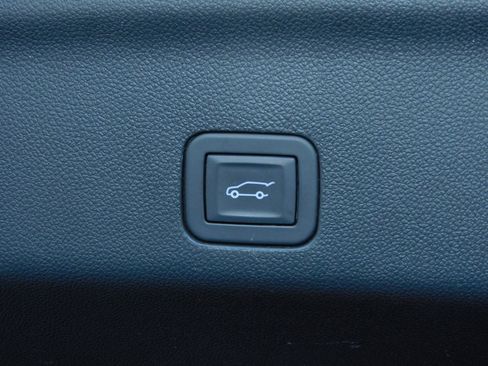 Used 2025 Chevrolet Tahoe Premier image 25