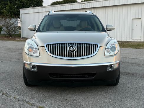 Used 2011 Buick Enclave CXL image 8