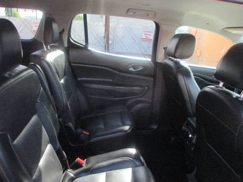 Used 2019 GMC Acadia SLT image 18