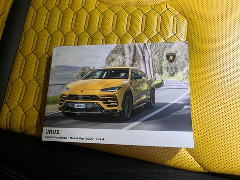 Used 2020 Lamborghini Urus image 33