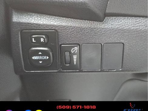 Used 2015 Toyota Corolla LE image 15