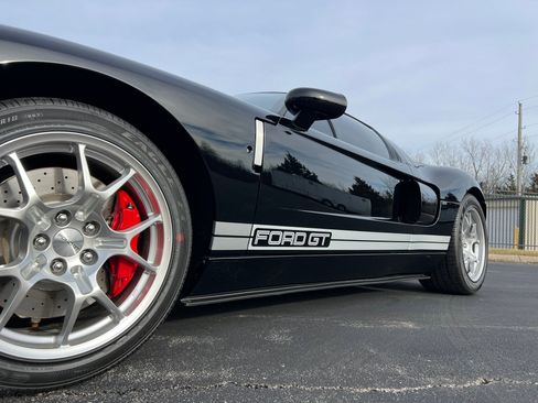 Used 2005 Ford GT image 19
