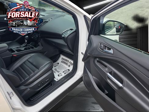 Used 2017 Ford Escape 4WD Titanium image 9