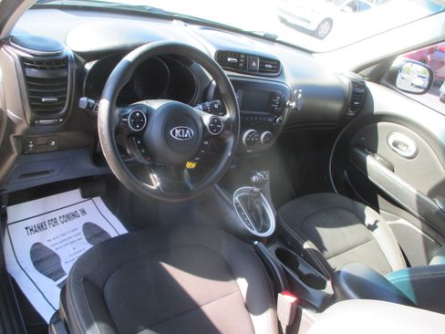 Used 2017 Kia Soul ! image 4