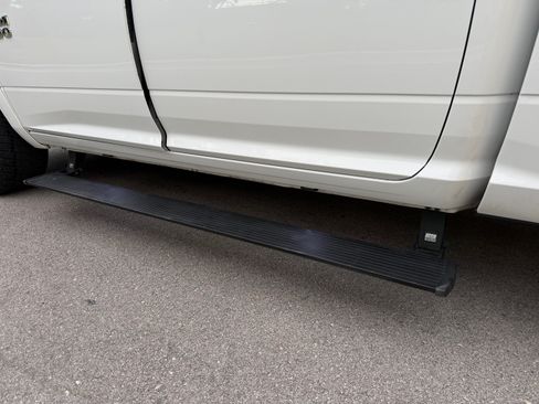 Used 2018 RAM 1500 2WD Crew Cab Laramie image 94