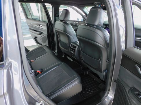 Used 2023 Jeep Grand Cherokee 4WD Laredo image 23