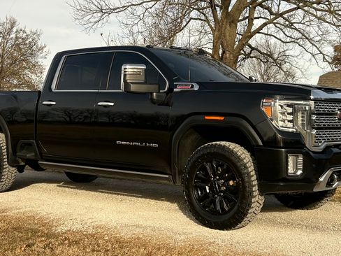 Used 2022 GMC Sierra 2500 Denali image 8