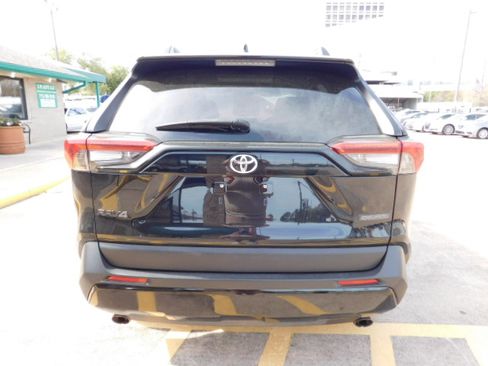 Used 2021 Toyota RAV4 Adventure image 6