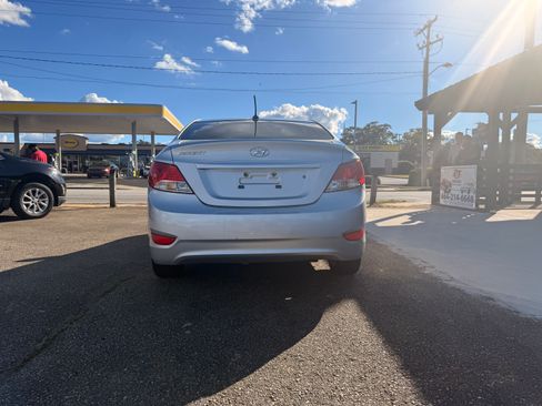Used 2013 Hyundai Accent GLS image 4