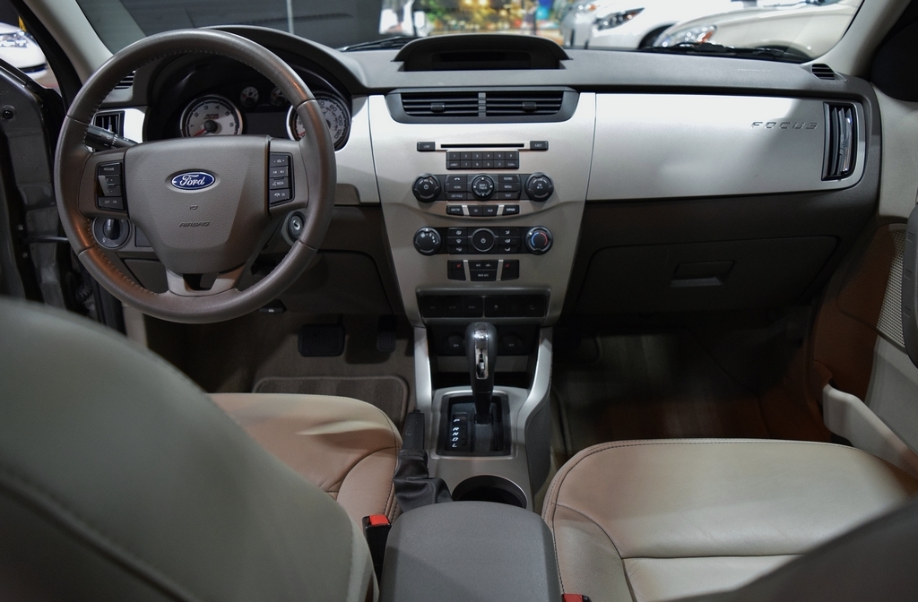 Used 2009 Ford Focus SEL Sedan FWD image 24