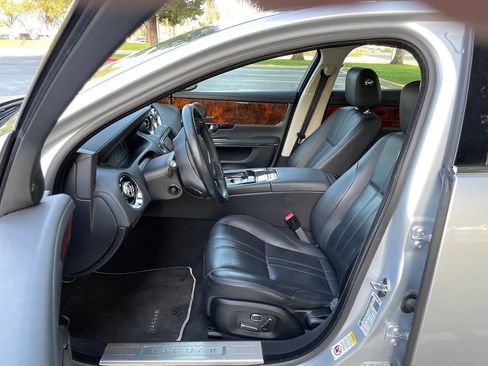 Used 2013 Jaguar XJ Supercharged image 17