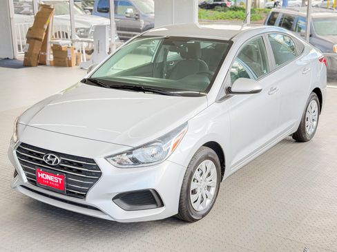 Used 2021 Hyundai Accent UNAVAIL FWD image 3