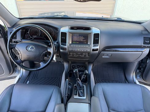 Used 2005 Lexus GX 470 image 2