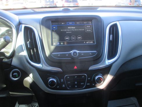 Used 2019 Chevrolet Equinox LT image 12