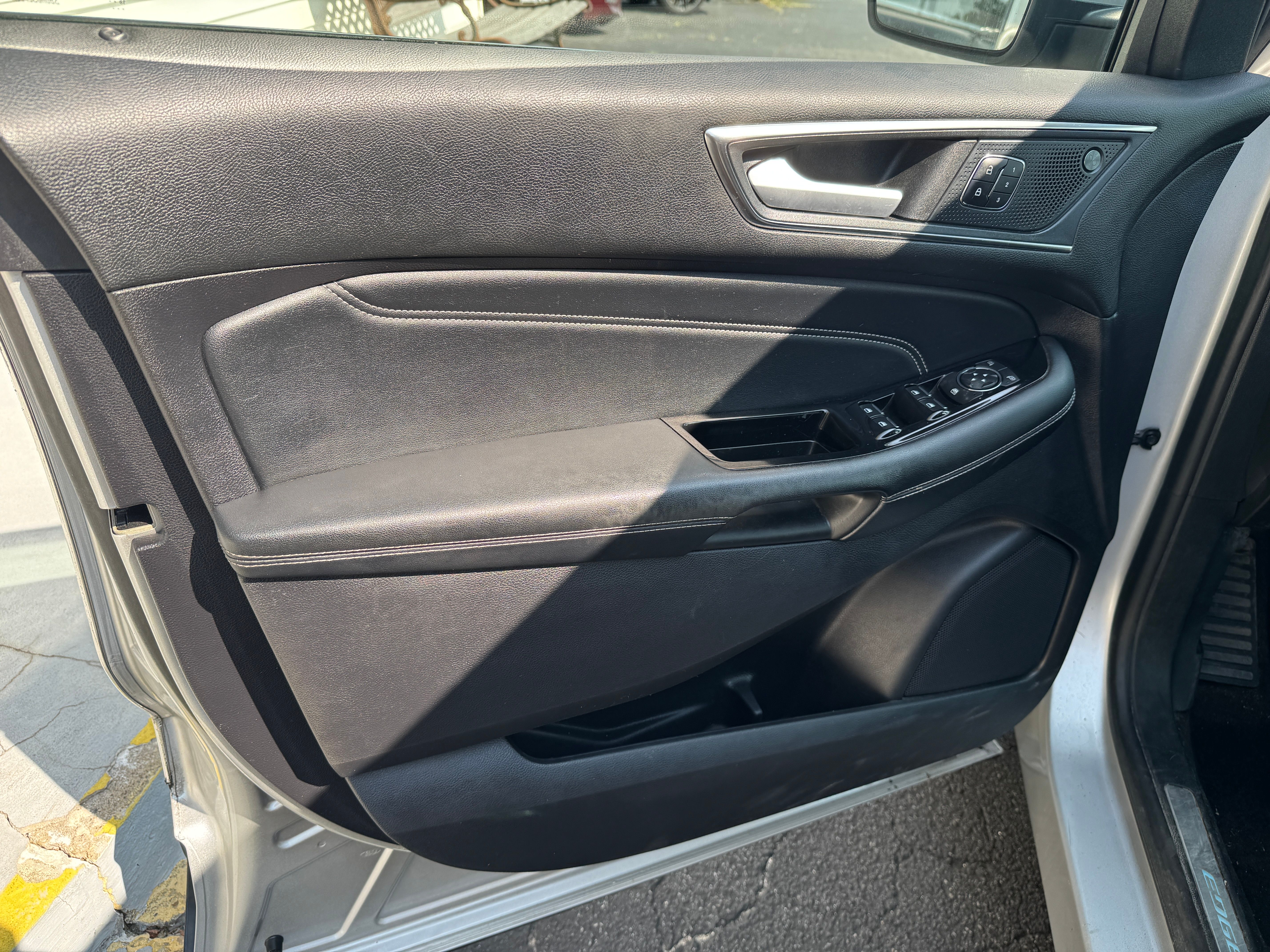 Used 2019 Ford Edge AWD Titanium image 9