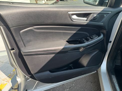 Used 2019 Ford Edge AWD Titanium image 9