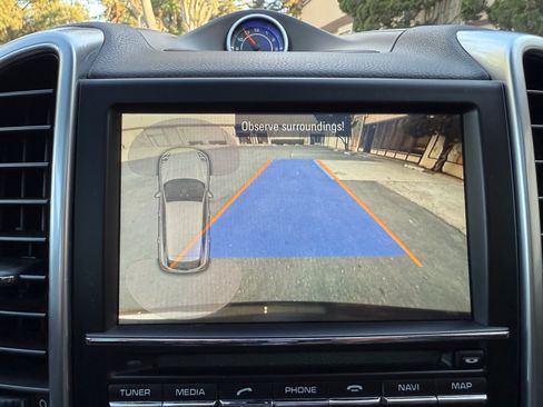 Used 2016 Porsche Cayenne S image 17