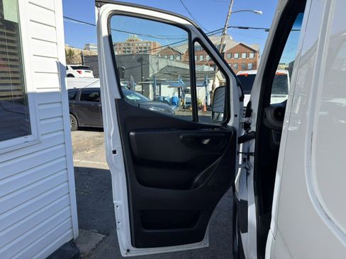 Used 2020 Mercedes-Benz Sprinter 2500 image 8