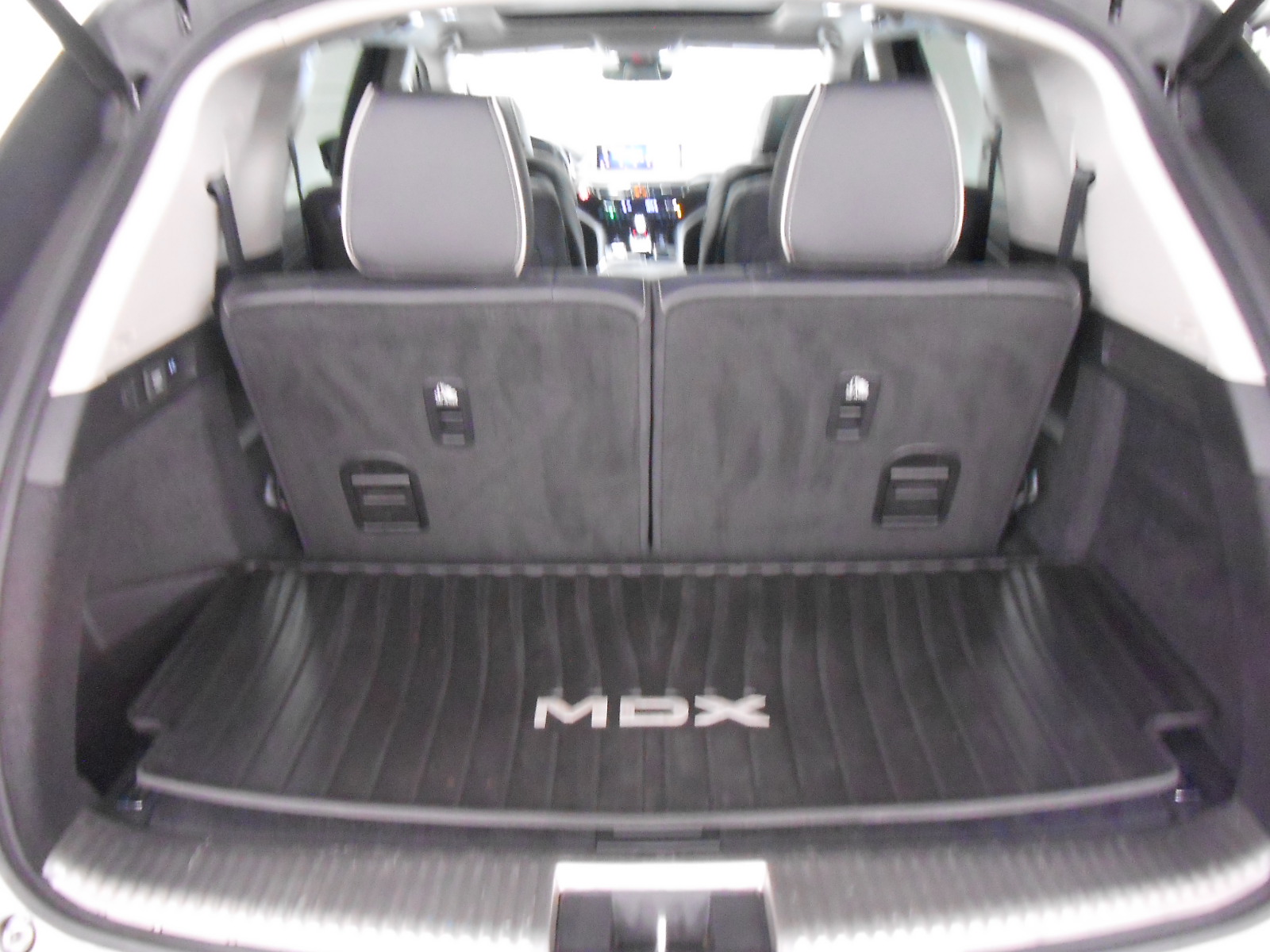 Used 2023 Acura MDX SH-AWD w/ Advance Package image 15