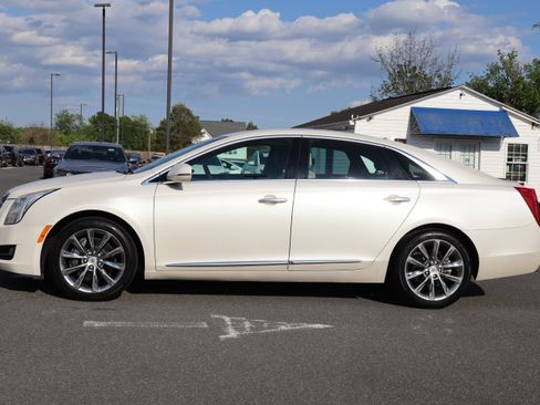 Used 2013 Cadillac XTS image 6
