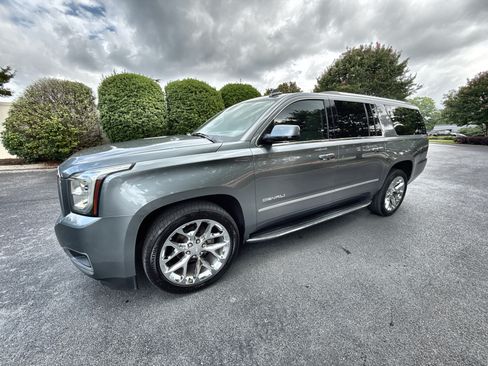Used 2020 GMC Yukon XL 4WD Denali image 13
