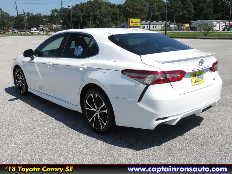 Used 2018 Toyota Camry SE Sport Sedan 4D FWD image 4