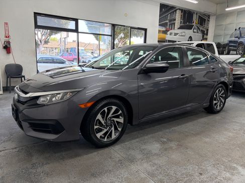Used 2018 Honda Civic EX Sedan image 2