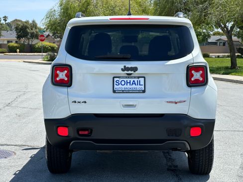 Used 2018 Jeep Renegade Trailhawk AWD/4WD image 5