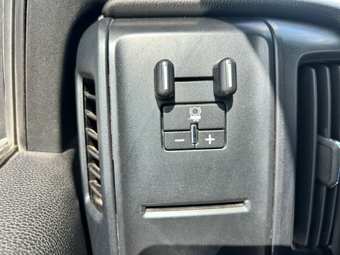Used 2016 Chevrolet Silverado 2500 2WD Double Cab image 16