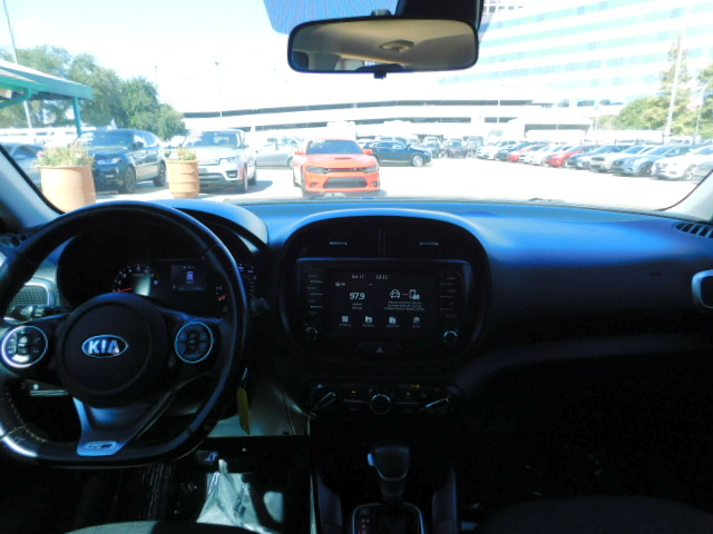Used 2021 Kia Soul GT-Line FWD image 11
