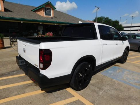 Used 2023 Honda Ridgeline AWD Black Edition image 8