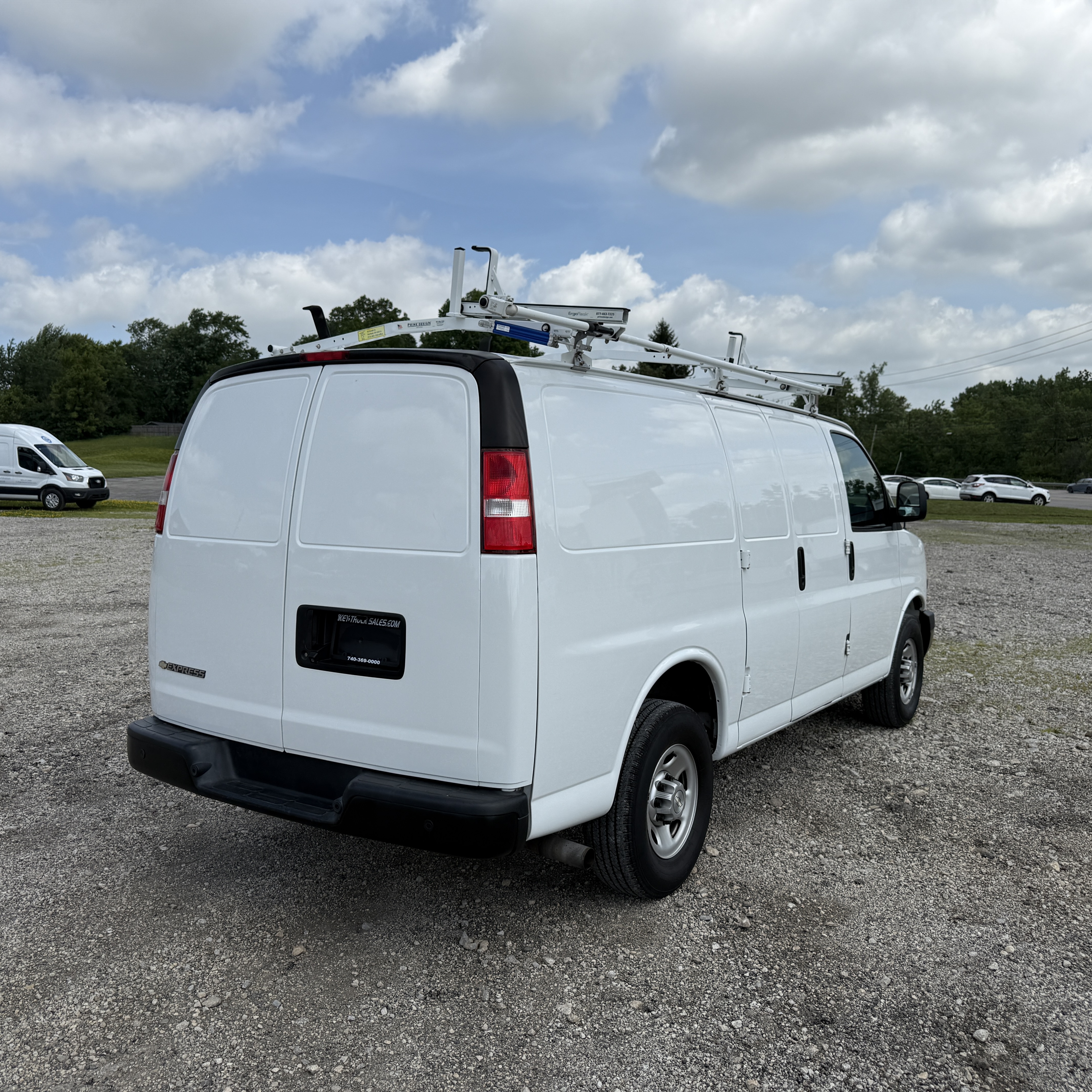 Used 2020 Chevrolet Express 3500 UNAVAIL RWD image 3