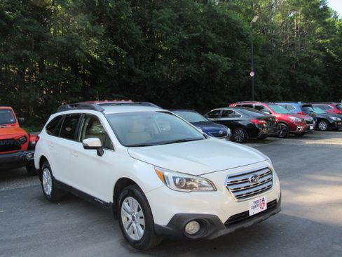 Used 2015 Subaru Outback 2.5i Premium AWD/4WD image 11