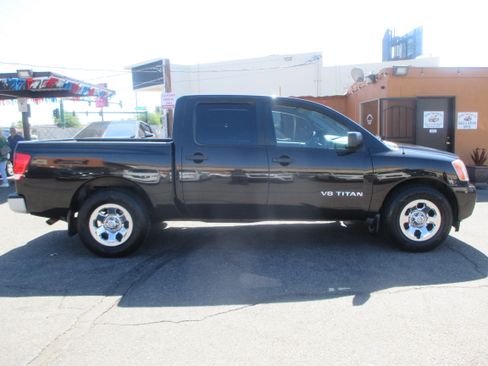 Used 2014 Nissan Titan S Pickup 4D 5 1/2 ft RWD image 1
