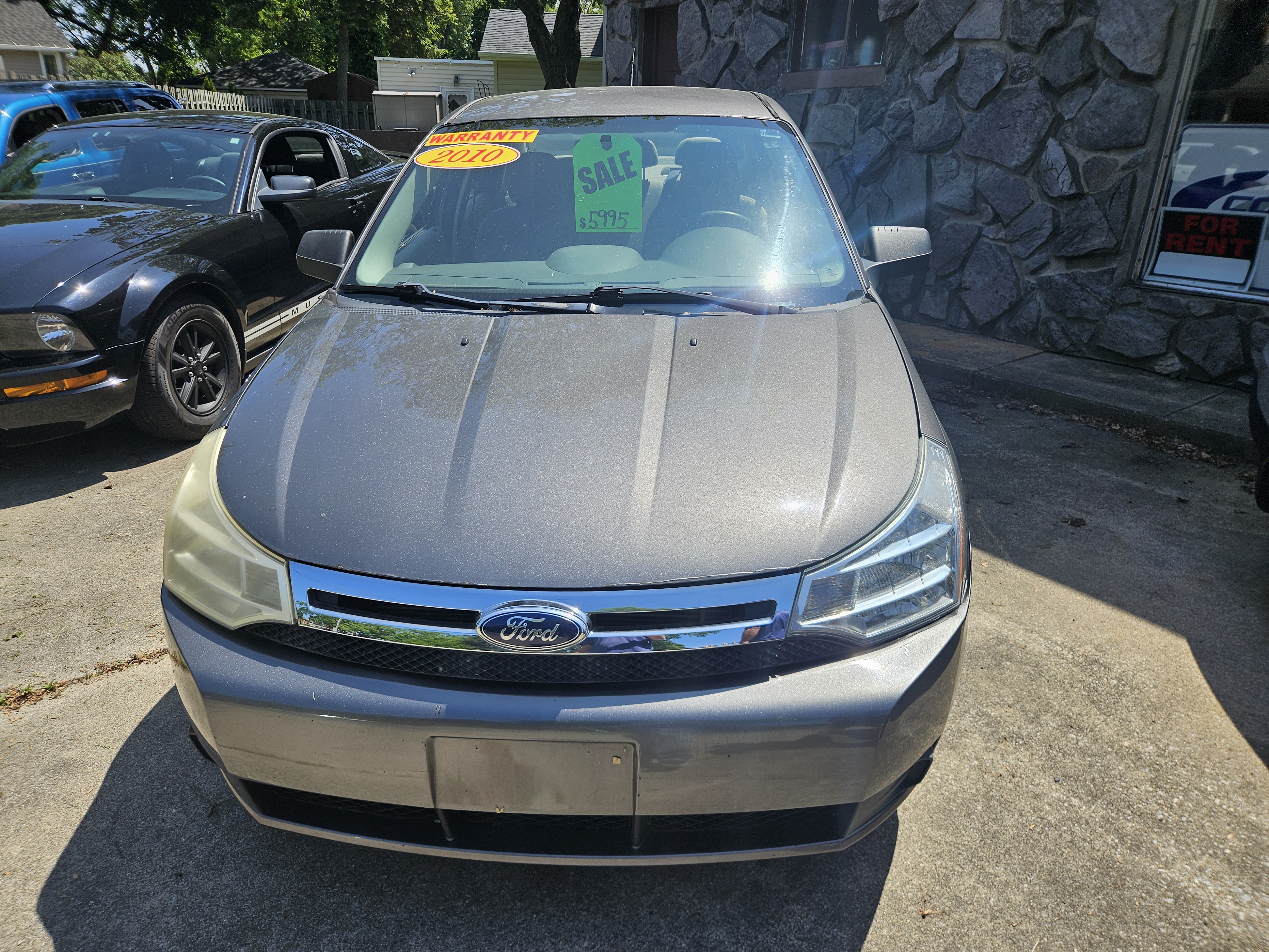 Used 2010 Ford Focus SE Sedan FWD image 1