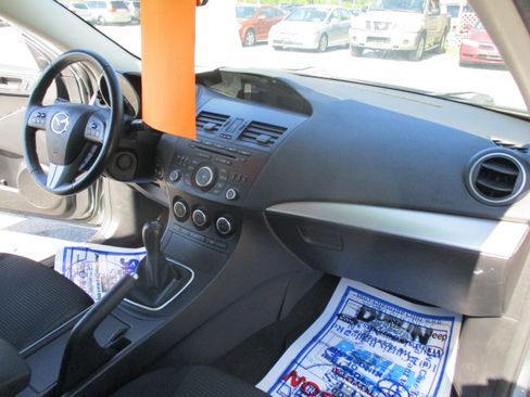 Used 2013 MAZDA MAZDA3 i Touring image 28