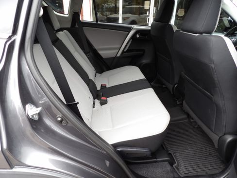 Used 2017 Toyota RAV4 XLE image 18