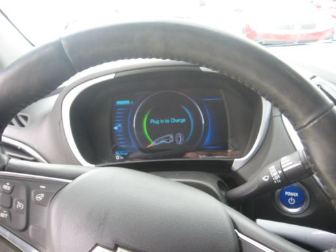 Used 2017 Chevrolet Volt LT image 10