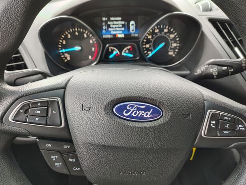 Used 2018 Ford Escape SE image 11